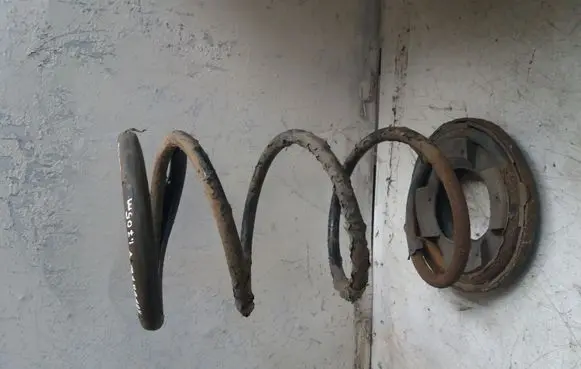 Honda FR-V Front coil spring