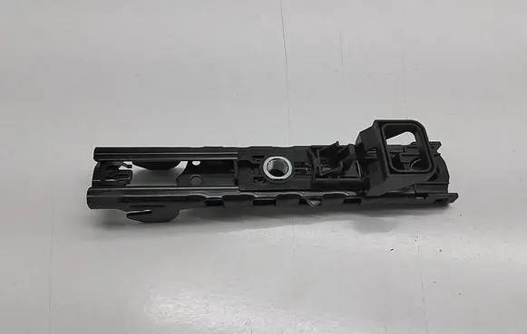 Volkswagen Tiguan Seat belt height adjuster 4M0857819