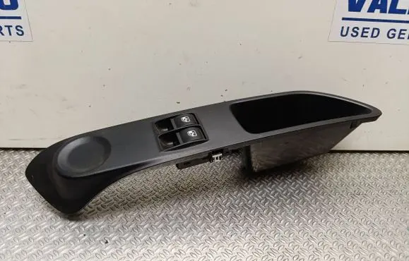 Iveco Daily 45 - 49.10 Electric window control switch 52074