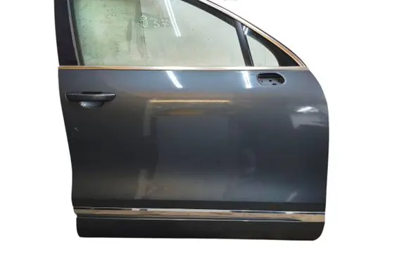 Volkswagen Touareg II Front door 7P0831312B