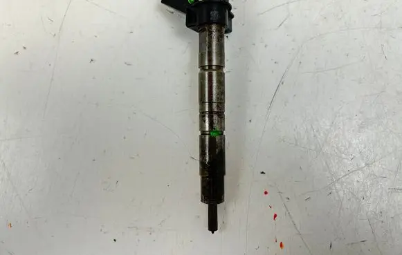 BMW X5 E70 Fuel injector 7805430