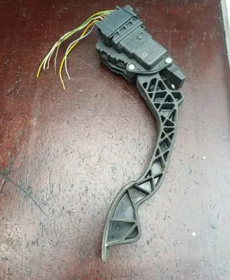 Ford Focus C-MAX Accelerator throttle pedal 3M519F836AE 6PV00864110