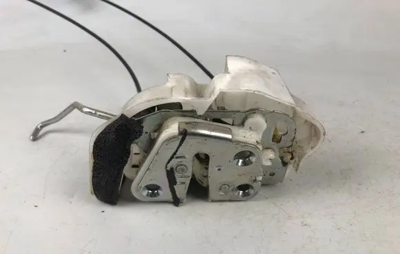 Subaru Outback Front door lock