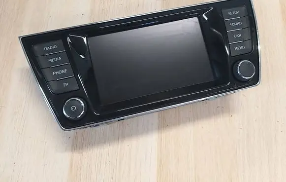 Skoda Fabia Mk3 (NJ) Radio/CD/DVD/GPS head unit 6V0919604