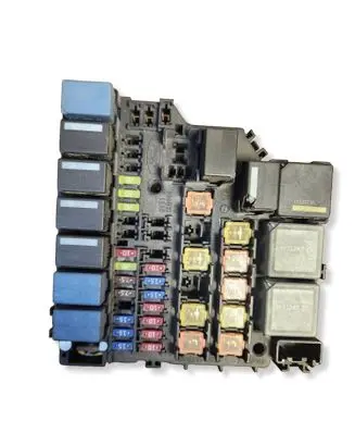 Ford Fiesta Fuse box set 12403384000 BA6T14K012DGC