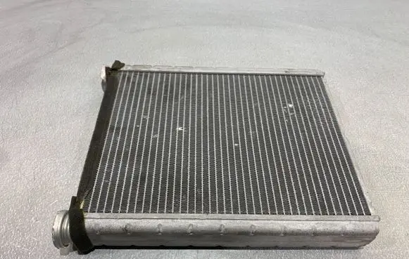 Toyota Prius (XW30) Heater blower radiator