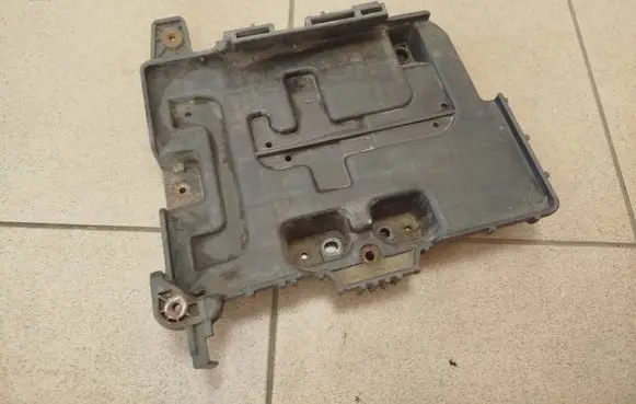 KIA Carens III Battery tray 37150A4100