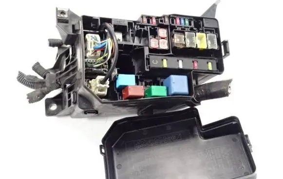 Toyota RAV 4 (XA30) Fuse box set