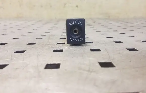 Volkswagen Polo V 6R AUX in-socket connector 5M0035724