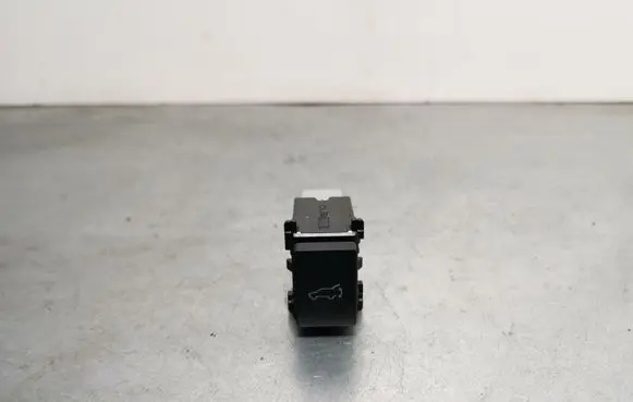 Subaru Outback (BS) Other switches/knobs/shifts 19516M0