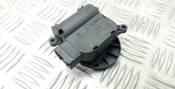 Seat Exeo (3R) Air flap motor/actuator 8E2820511C 0132801310