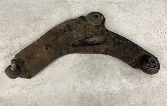 Opel Vivaro Front control arm
