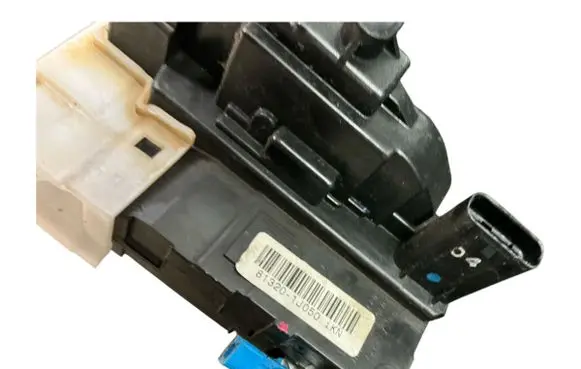 Hyundai i20 (PB PBT) Front door lock 813201J050 826201J000