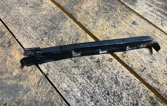 Mercedes-Benz E W211 Front bumper mounting bracket a2118801114 2118801114