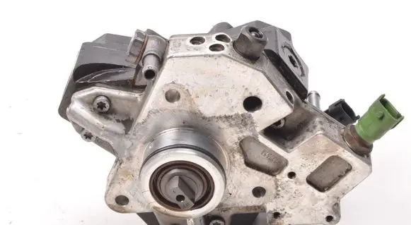 Volvo V70 Fuel injection high pressure pump 30756125