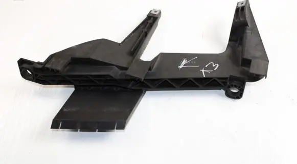 BMW X3 E83 Headlight/headlamp mounting bracket 1301073024