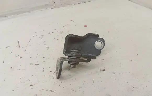 Ford Mondeo MK V Front door lower hinge DS73F22811AA