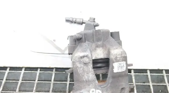 Volkswagen Polo VI Front brake caliper