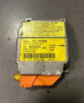 Mitsubishi Carisma Airbag control unit/module MR913791 0285001290