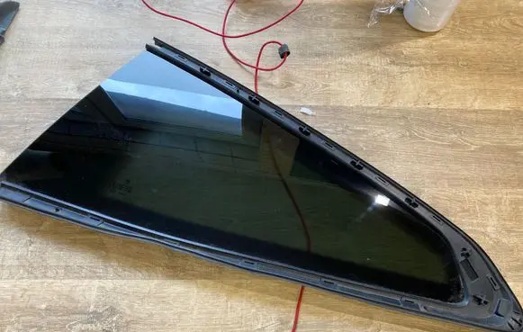 BMW 4 G22 G23 G24 G26 Rear vent window glass 43R01390 E000233