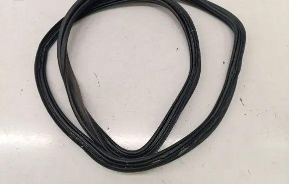 Mercedes-Benz EQE v295 Trunk rubber seal (body) 
