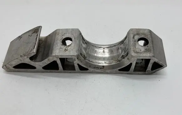 Porsche Cayenne (92A) Sway bar bush bracket, front 001023377 AW6082 7L0411063B