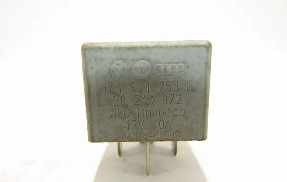 Volkswagen Golf IV Other relay 141951253B