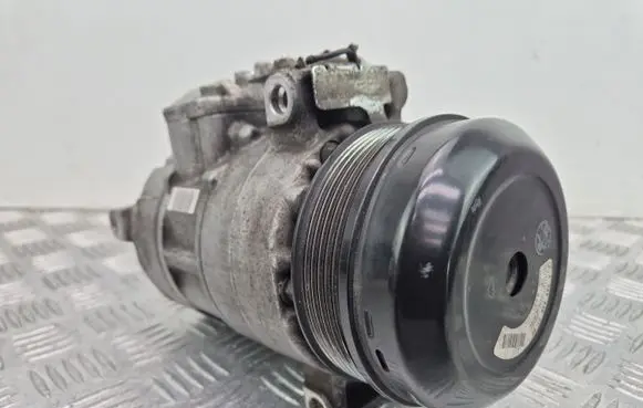 Mercedes-Benz C W204 Air conditioning (A/C) compressor (pump) A0008302700