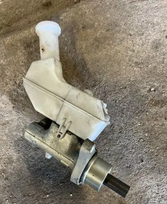 Renault Modus Master brake cylinder
