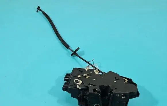 Volvo V70 Front door lock IMPRK1412406
