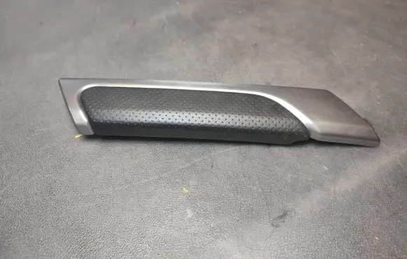 Audi Q7 4L Front door handle cover 94237SG040