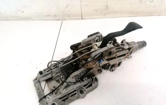 Volkswagen Golf V Steering wheel axle