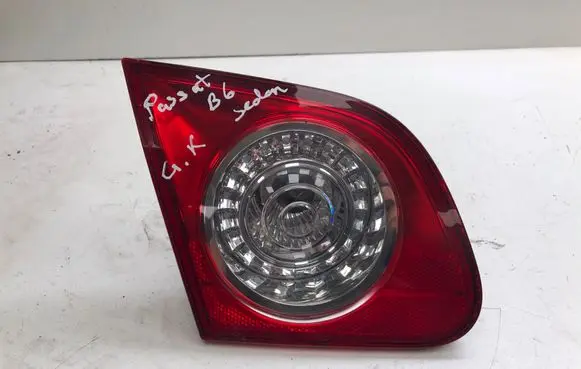 Volkswagen PASSAT B6 Tailgate rear/tail lights