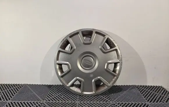 Toyota Auris E180 R17 wheel hub/cap/trim 
