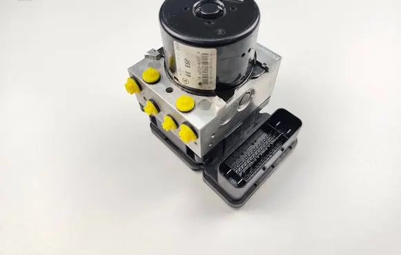 Mercedes-Benz C W204 ABS Pump A2045453832 A2044313912 10021203214