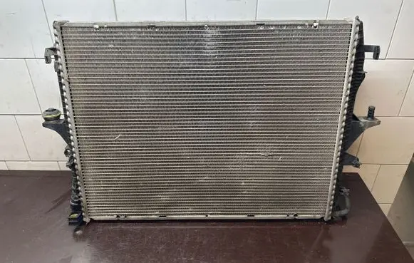 Audi Q7 4L Coolant radiator