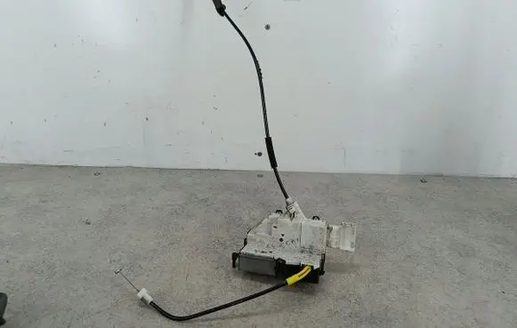 Citroen Jumpy Front door lock 9681334980