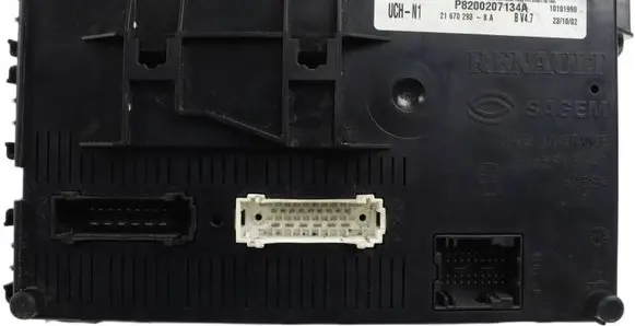 Renault Clio II Comfort/convenience module P8200207134A 216702938A 10101990