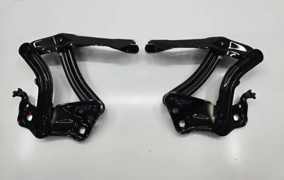 Skoda Enyaq iV Engine bonnet/hood hinges 5LA823301