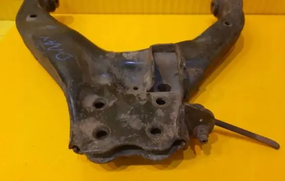 Isuzu D-Max Front lower control arm/wishbone