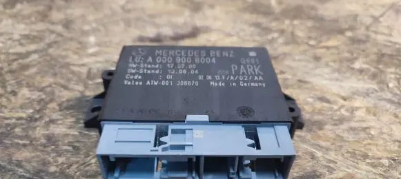 Mercedes-Benz E W212 Parking PDC control unit/module A0009008004