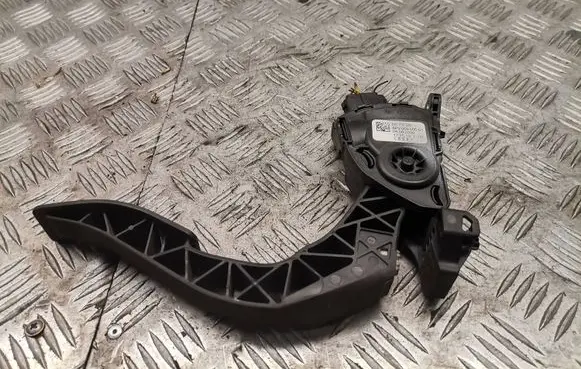 Audi A6 S6 C6 4F Accelerator throttle pedal 8K1723523