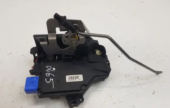 Audi A3 S3 8P Front door lock 4E2837016