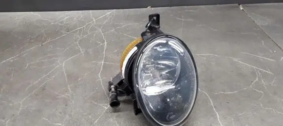Volkswagen Golf VI Front fog light