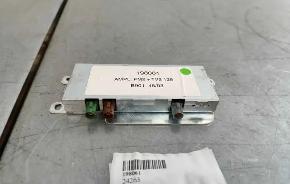 Maserati Quattroporte Aerial antenna amplifier 198061