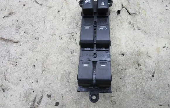 Suzuki SX4 S-Cross Quarter vent window switch KRIS235789