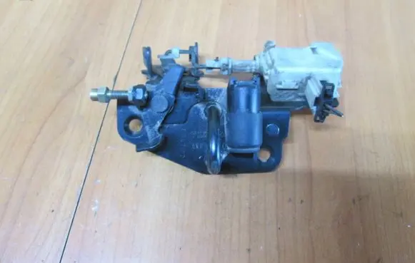 Skoda Fabia Mk1 (6Y) Tailgate/trunk/boot lock/catch/latch 6Y0827511A