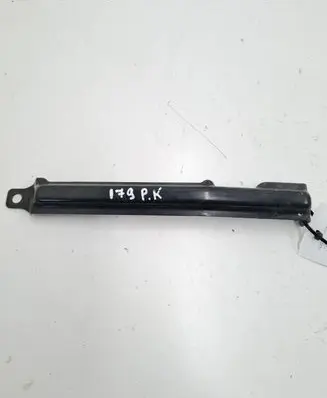 Seat Altea XL Fender mounting bracket 5P0803249A