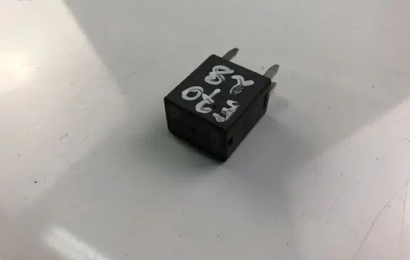 Opel Insignia A Other relay 13500112