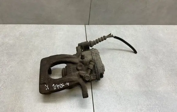 Nissan X-Trail T32 Rear brake caliper